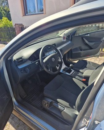 Volkswagen Passat cena 11000 przebieg: 382000, rok produkcji 2009 z Koluszki małe 137